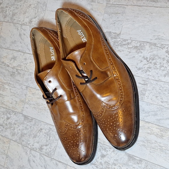 APT 9 Wingtip Dress Shoes - Size 10 - Picture 2 of 4